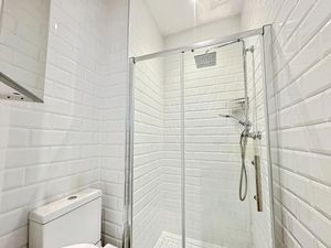 HIGH STREET- click for photo gallery